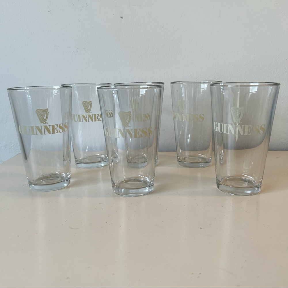 Guinness Beer Pint Glasses Set =2